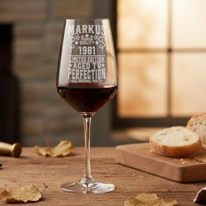 Red wine glass engraved with name and year of birth - personalized wine goblet made of crystal glass image 6