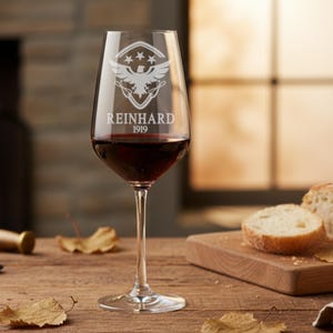 Red wine glass engraved with name and year of birth - personalized wine goblet made of crystal glass image 2
