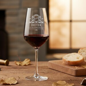 Red wine glass engraved with name and year of birth - personalized wine goblet made of crystal glass image 3