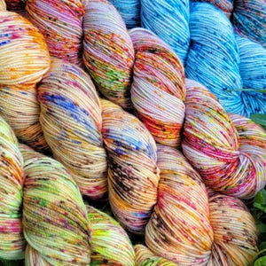 Hand Dyed SW Merino Wool Rainbow Speckled Soft Yarn 437yds