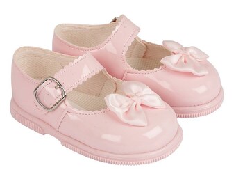 hard bottom walking shoes for babies