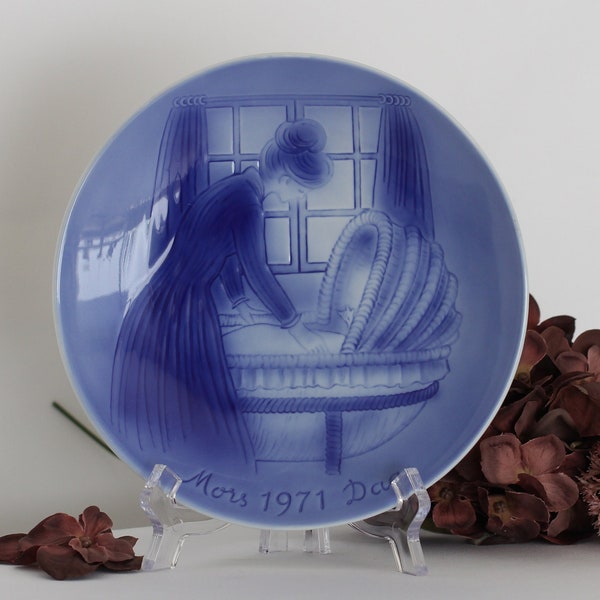 Mother's love 1971, Desiree Mother's Day plate Svend Jensen of Denmark