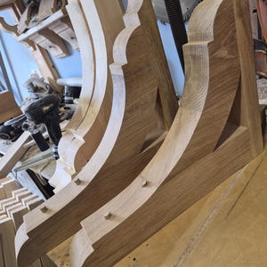 Big oak and pine support brackets
