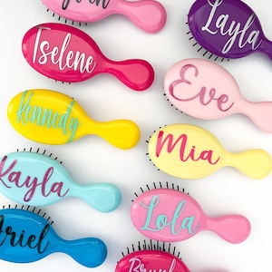 Personalized Mini Wet Brushes, brushes for girls, dance favors, cheer favors, party favors, flower girl gift, Kids Travel, stocking stuffers