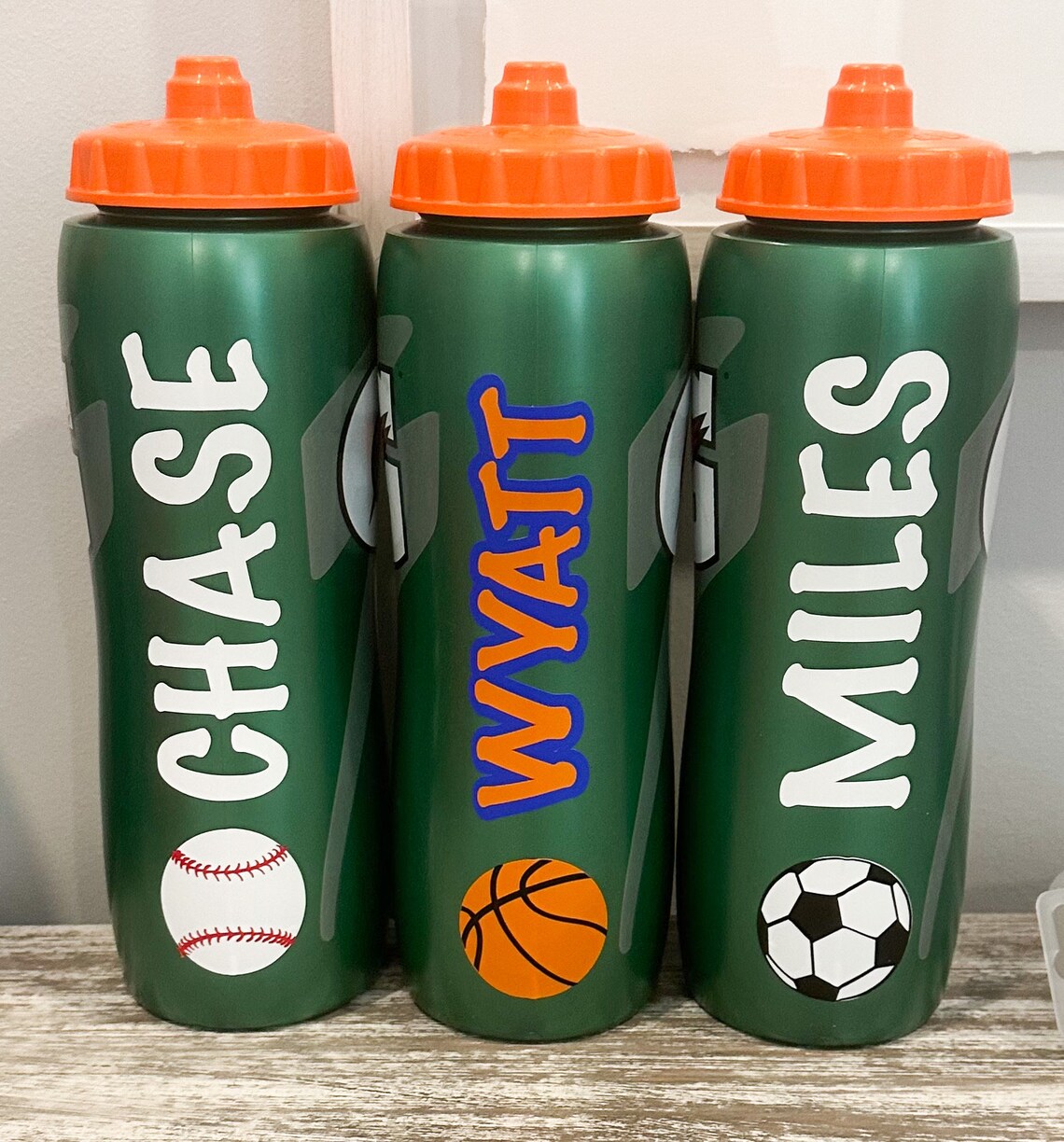 Personalized Sports Team Water Bottle, 32oz Custom Squeeze Bottle ...