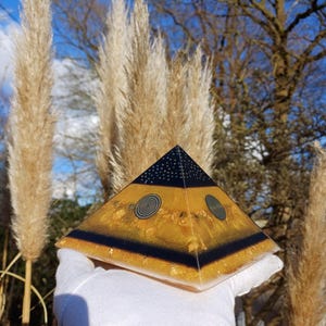 Orgonite Orgon Medium Gold Pyramid MWO Antenna Oscillator