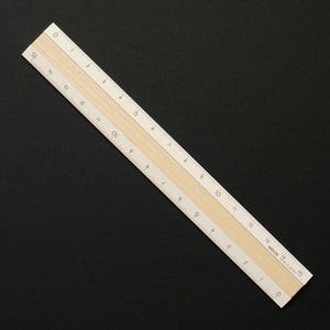 Midori 15 cm Aluminium Holzlineal Elfenbein gravierte Skala Bambusholz Made In Japan