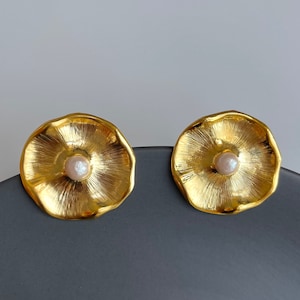 18kt vergulde oorknopjes: vintage stijl messing pareloorbellen