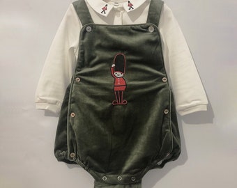 Baby Boy Outfit Dungaree Spaanse traditionele vintage stijl fluweel donkergroen 12 maanden soldaat geborduurd