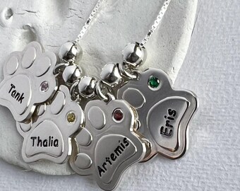 Collar con piedra de nacimiento y huella de pata en plata de ley: un recuerdo personalizado para tu mascota