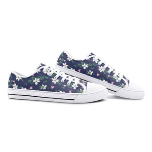 Simple Flowers - Unisex Low Top Canvas-Schuhe - Canvas Sneakers - Vans - converse