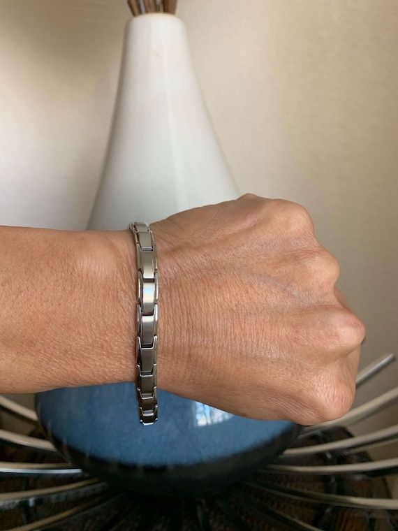 Essential Tremor Weighted Bracelet - Shaking Hands | ADLs Assistance – Alex  Health Jewelry