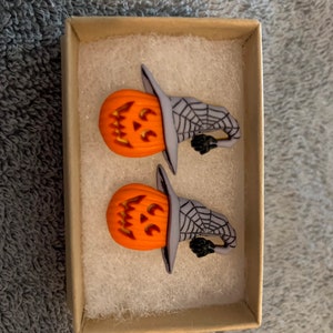 Pumpkin Earrings with a witches hat