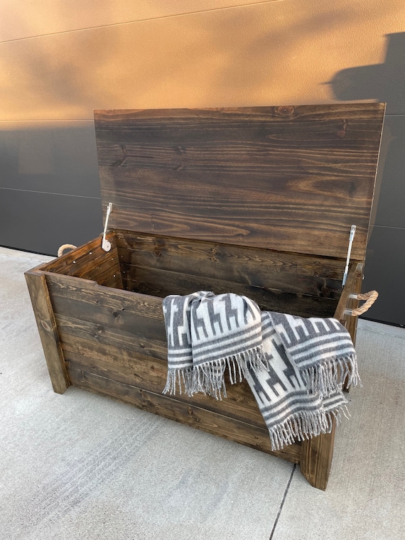 Bench toy box best sale plans