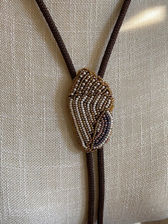 Handmade Beaded Shell Bolo Tie - image 5