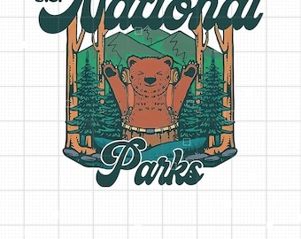 Może przedstawiać: Brązowy niedźwiedź w słuchawkach stoi w lesie z zielonymi drzewami i górami. Tekst "U.S. National Parks" jest napisany retro czcionką, a słowa "Since 1872" znajdują się nad słowem "National".