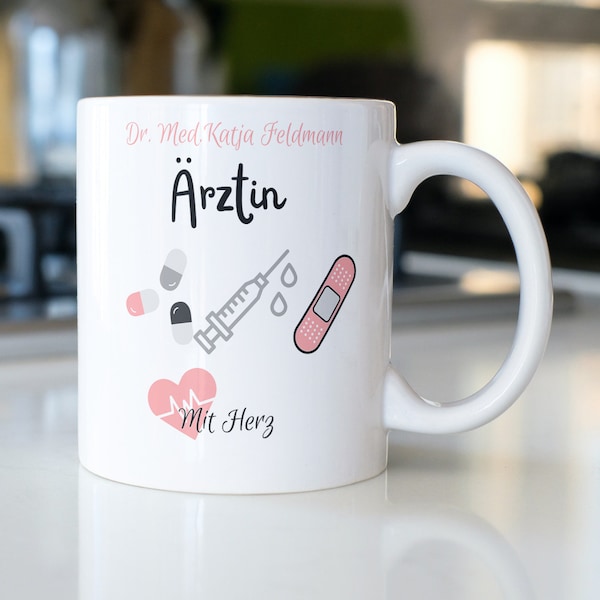 Personalisierte Tasse für Ärzte, Mediziner, Therapeuten | Ärztin mit Herz | Namenstasse | Geschenkidee | Individuell bedruckt