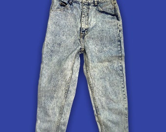 Capris in denim lavato con acido Jordache vintage