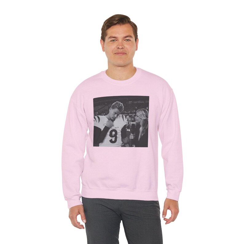 Joe Burrow Cincinnati Bengals Meme Gildan Crewneck Sweatshirt Light Pink