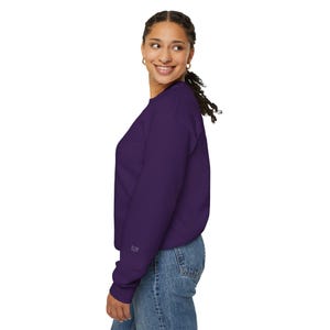 Ich dachte, du kennst Team Konrad Den Sommer, den ich ziemlich vergoldet habe Gildan Rundhals-Sweatshirt Purple