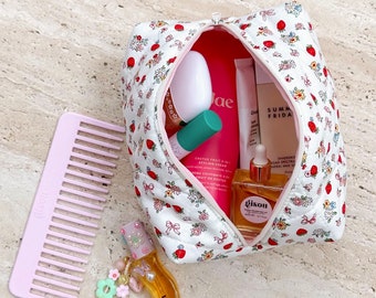 Make Up Bag - Quilted Cosmetics Bag - Strawberries and Bows - Toiletry Bag - Travel Bag