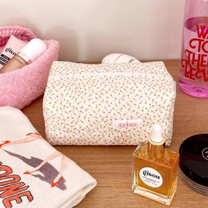 Makeup Bag - Quilted Cosmetics Bag - Minimalist Floral Yellow - Toiletry Travel Bag - Machine Washable