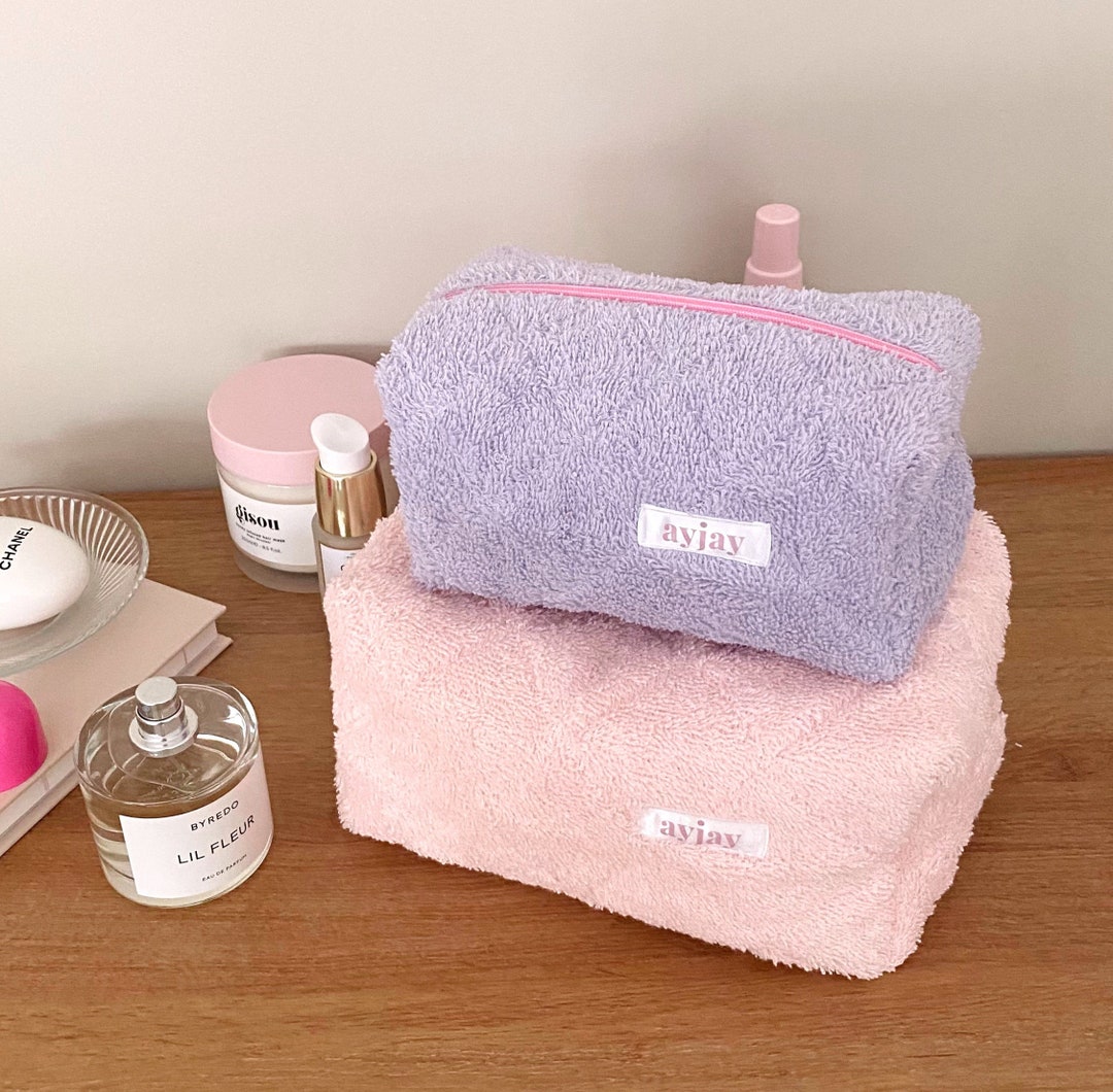 Wholesale Kawaii Mini Brown Quilted Towel Cosmetic Pouch Sustainable Terry Cloth  Makeup Bag - China Cosmetic Bag and Makeup Organizer price