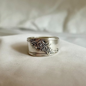 Queen Bess Spoon Ring, Floral Ring, Women&#39;s Fashion Rings, Men&#39;s Fashion Rings, Recycled Spoon Rings, Gifts for Her, Gifts for Mom