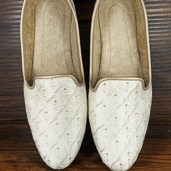 Punjabi jutti for men's white wedding sherwani juttis handmade mojari indian shoes nagra jutti slip ons jutti traditional ethic groom wear.