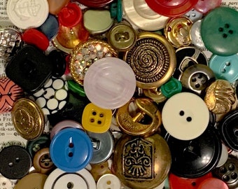 Buttons, 150, Mixed Lot. Old. New.