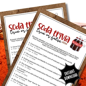 Può includere: Una carta di gioco stampabile con il titolo "Soda Trivia: True or False" in testo rosso e nero. La carta presenta un elenco di domande di trivia sulla soda, con opzioni di risposta vero o falso. La carta include anche una grafica di una bottiglia di soda con il testo "Co Cola La" su di essa.