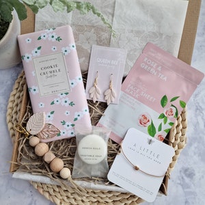 Pick me up gift box|Pamper hamper| Birthday gift|thank you teacher gifts|Mother&#39;s day gift|get well soon gift|thinking of you gift