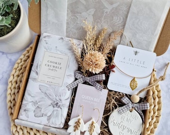 Bridesmaid Gift Box | Handmade Jewelry, Chocolate & Flowers