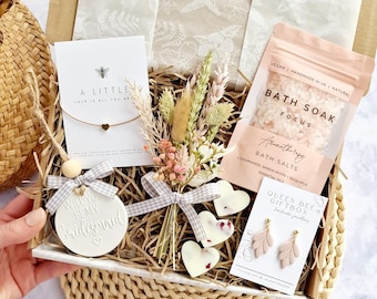 Bridesmaid Proposal Gift Box | Soy Wax Melts, Dried Flowers & Bracelet