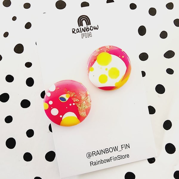 Colour bomb studs