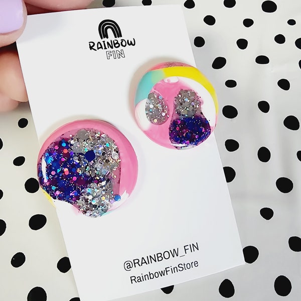 Colour bomb studs