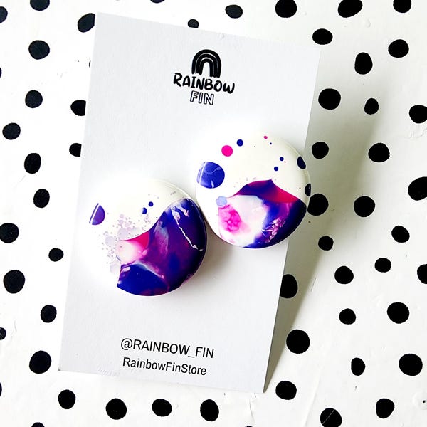 Colour bomb stud