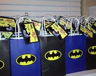 Details about   12PCS DC Batman vs Superman Authentic Goodie Party Favor Gift Birthday Loot Bags