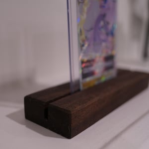 Espositore per carte in legno duro fatto a mano / Realizzato su misura / Supporto per carte / Carte da baseball / Carte da calcio / Carte Pokémon / Supporto per biglietti d'auguri