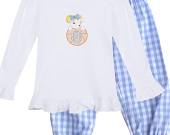 Camiseta de baloncesto con volantes y monograma de carnero bordado personalizado para niñas / Pantalones de manga larga a cuadros azules para niñas pequeñas / Regalo para bebé Carolina / Go Heels