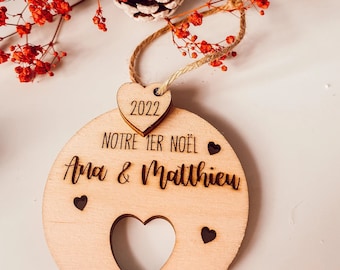 Boule de Noël en Bois Personnalisée Couple Notre Premier Noël