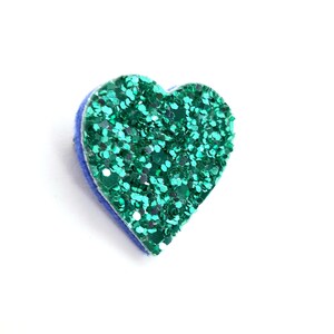 Petite broche cœur paillettes vert image 2