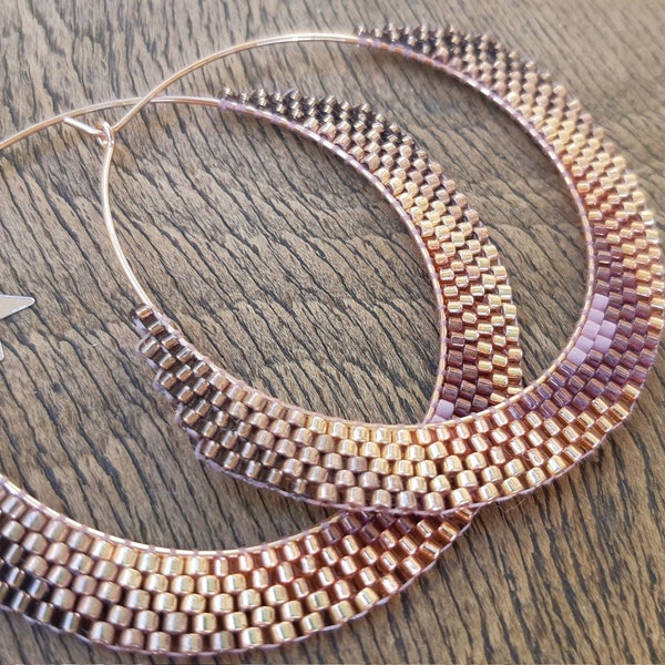 Grandes boucles d'oreilles créoles tissées en perles Miyuki, créoles 45mm en or rose gold filled 14 carats, rose doré cuivré