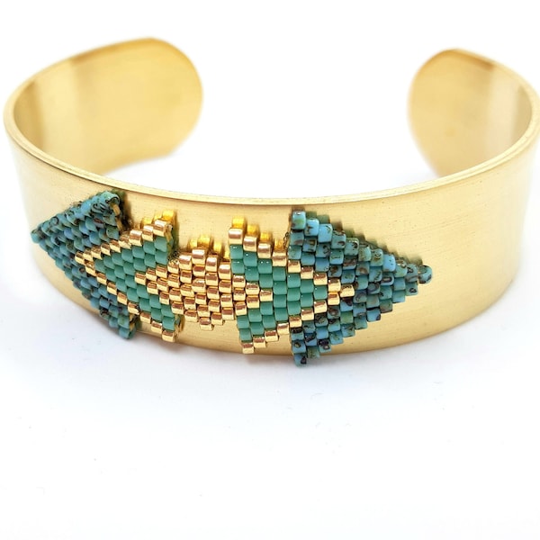 Bracelet jonc plat en laiton brut avec tissage en perles Miyuki turquoise et doré- MAYA Édition Limitée