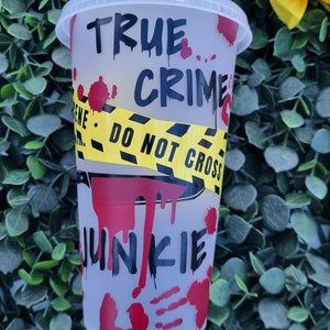 Tazza fredda personalizzata da 24 once True crime junkie / tazza riutilizzabile / bicchieri / regali / true crime /