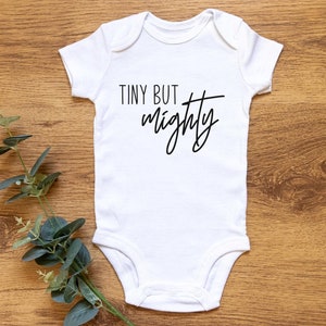 Kleine maar machtige Svg, Baby Svg, Baby Meisje Svg, Baby Jongen Svg, Baby Onesie Svg, Pasgeboren Svg, Nieuwe Baby Svg, Peuter, Silhouet Gesneden Bestand Cricut
