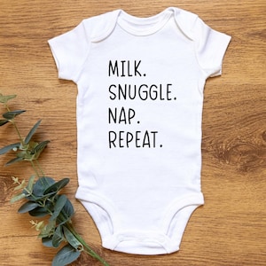 Melk Snuggle Dutje Repeat Svg Baby Svg Baby Meisje Svg, Baby Boy Svg Baby Onesie Svg Pasgeboren Svg Nieuwe Baby Svg Peuter Silhouet Cut File Cricut