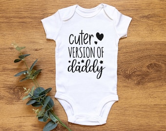Version plus mignonne de papa Svg, nouveau bébé svg, bébé Onesie Svg, baby shirt svg, bébé garçon svg bébé dictons Svg fichier coupé pour cricut et silhouette