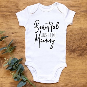 Hermoso al igual que mommy svg, baby svg, baby girl svg, baby onesie svg, newborn svg, new baby svg, toddler svg, silhouette cut file cricut