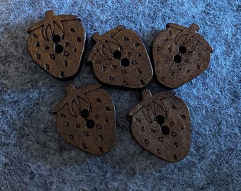 10 wooden buttons strawberries